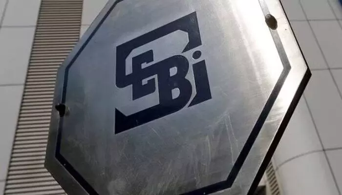 SEBI: రిజిస్టర్ కాని ప్లాట్ఫారమ్లలో ట్రేడింగ్ చేయకుండా ఇన్వెస్టర్లను హెచ్చరించిన సెబీ SEBI: రిజిస్టర్ కాని ప్లాట్ఫారమ్లలో ట్రేడింగ్ చేయకుండా ఇన్వెస్టర్లను హెచ్చరించిన సెబీ