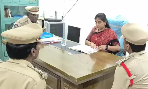 Ap News: పోలీసులకు హోంమంత్రి వార్నింగ్