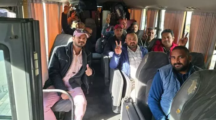 Syria: సిరియాలో ఉద్రిక్తతలు.. సురక్షితంగా బయటపడ్డ 75 మంది భారతీయులు Syria: సిరియాలో ఉద్రిక్తతలు.. సురక్షితంగా బయటపడ్డ 75 మంది భారతీయులు