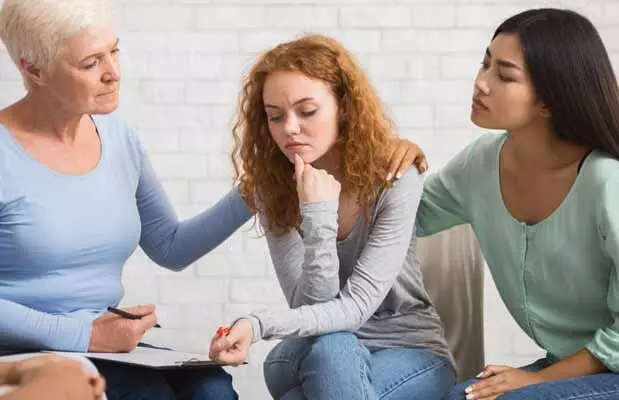 Womens issues : చెప్పుకోలేని బాధలు.. మహిళలు ఎదుర్కొంటున్న మానసిక సమస్యలెన్నో.. Womens issues : చెప్పుకోలేని బాధలు.. మహిళలు ఎదుర్కొంటున్న మానసిక సమస్యలెన్నో..