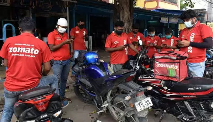 Delivery Workers: డెలివరీ వర్కర్లకు గుడ్ న్యూస్.. త్వరలో కేంద్రం కొత్త పథకం..! Delivery Workers: డెలివరీ వర్కర్లకు గుడ్ న్యూస్.. త్వరలో కేంద్రం కొత్త పథకం..!