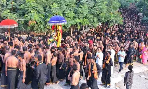 Yadagirigutta : యాదగిరిగుట్టలో అయ్యప్ప స్వాముల సామూహిక గిరి ప్రదక్షిణ