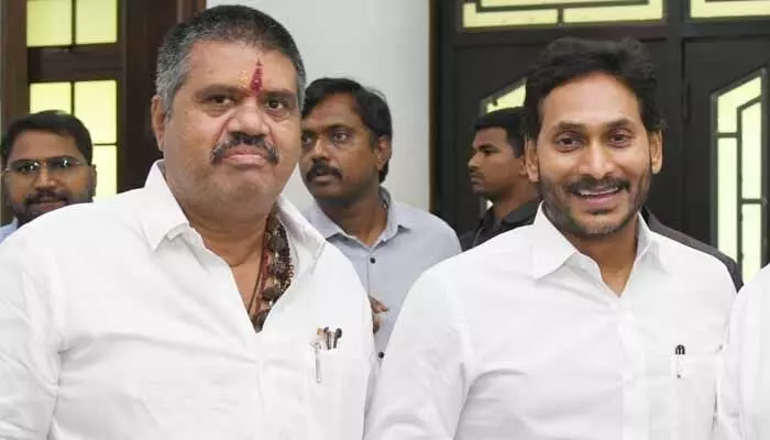 Resignation: మాజీ సీఎం జగన్కు ఊహించని షాక్.. పార్టీకి మాజీ మంత్రి రాజీనామా Resignation: మాజీ సీఎం జగన్కు ఊహించని షాక్.. పార్టీకి మాజీ మంత్రి రాజీనామా
