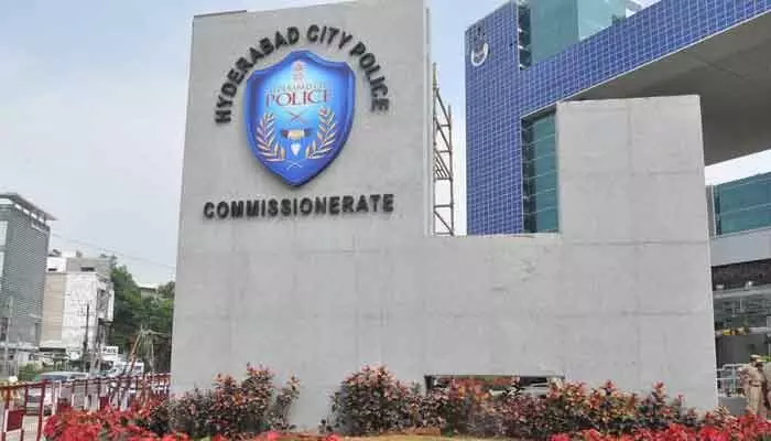Hyderabad: 31 వేడుకలు ప్రశాంతంగా జరగాలి.. హైదారాబాద్ పోలీస్ కమీషనర్ Hyderabad: 31 వేడుకలు ప్రశాంతంగా జరగాలి.. హైదారాబాద్ పోలీస్ కమీషనర్