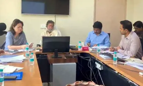Health: ఆరోగ్యశాఖ అధికారులతో మంత్రి సమీక్ష.. ప్రభుత్వాసుపత్రులపై నివేదిక