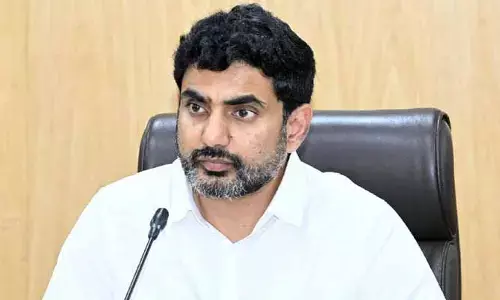 పోటీ పడుతూ పనిచేస్తేనే పెట్టుబడులు పెరుగుతాయి.. నారా లోకేష్