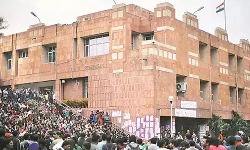JNU: విద్యార్థుల మధ్య కొట్లాట.. గొడవకు కారణం ఆ సినిమానే!
