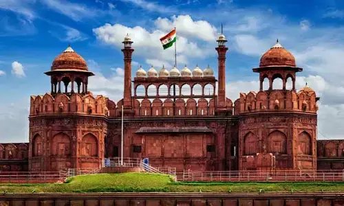 Red Fort : ఎర్రకోటను అప్పగించాలని మొఘల్ వారసుల పిటిషన్.. కోర్ట్ రియాక్షన్ ఇదే