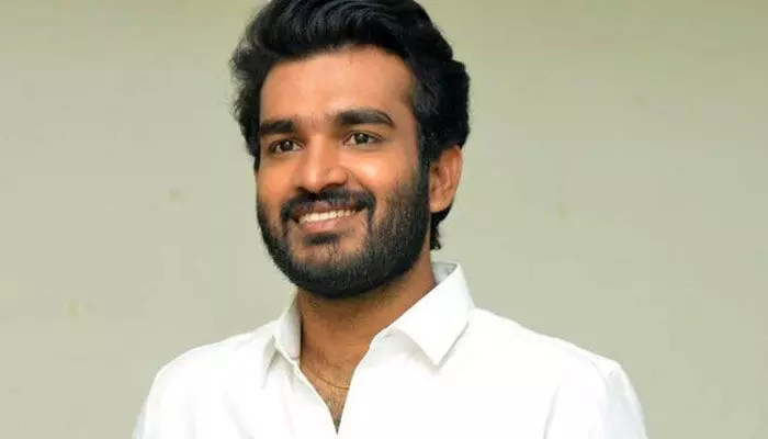 Kiran Abbavaram: పారితోషికం భారీగా పెంచేసిన కిరణ్ అబ్బవరం.. ఎన్ని కోట్లు అంటే..! Kiran Abbavaram: పారితోషికం భారీగా పెంచేసిన కిరణ్ అబ్బవరం.. ఎన్ని కోట్లు అంటే..!
