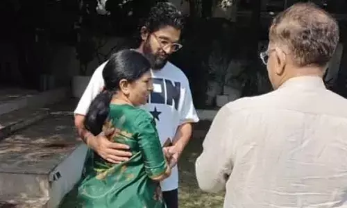 Allu Arjun: మేనల్లుడిని చూసి కన్నీరు పెట్టుకున్న చిరంజీవి సతీమణి