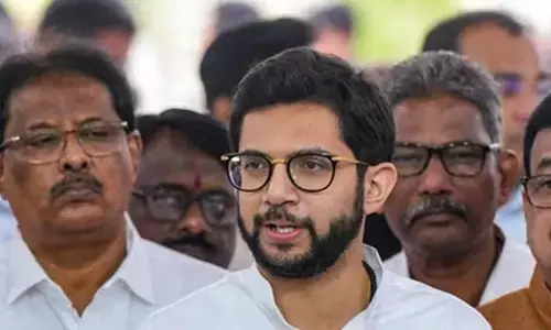 Aaditya: రాజకీయాల కోసం సావర్కర్, నెహ్రూలను నిందిచొద్దు.. కాంగ్రెస్, బీజేపీలకు ఆదిత్యథాక్రే సూచన