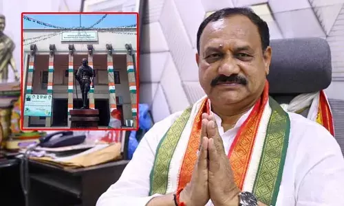 Gandhi Bhavan: బాంబ్ పేల్చిన TPCC చీఫ్‌గా మహేష్ కుమార్ గౌడ్ అనుచరులు