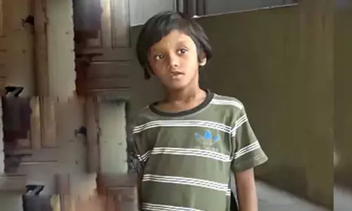 Pushap-2: అమ్మ ఊరికి వెళ్లింది.. కన్నీళ్లు తెప్పిస్తున్న తొక్కిసలాట మృతురాలి కూతురు మాటలు