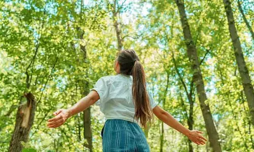 Power of Greenery: ప్రకృతిలో గడిపితే బోలెడు లాభాలు.. ముఖ్యంగా పిల్లల్లో..!