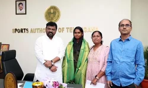 Tennis: తెలంగాణ యువ టెన్నిస్ క్రీడాకారిణి రిషితా రెడ్డికి సన్మానం