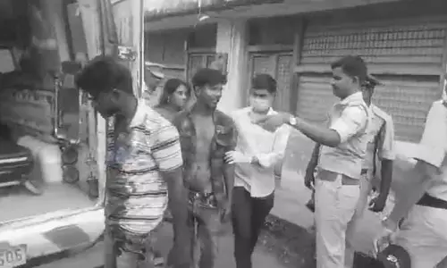 Pedana: మద్యం మత్తులో బ్లేడుతో దాడి.. ఇద్దరికి తీవ్ర గాయాలు