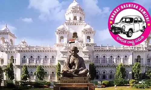 TG Assembly: అసెంబ్లీ ప్రాంగణంలో తీవ్ర ఉద్రిక్తత.. బీఆర్ఎస్ ఎమ్మెల్యేల ఆందోళన