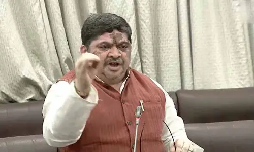 Ponnam: బీసీలకు నిధులపై చర్చకు సిద్దమా..? మంత్రి పొన్నం ప్రభాకర్ సవాల్