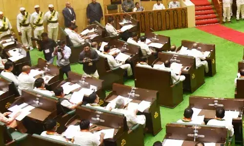 Beerla Ilaiah: రైతులకు బేడీలు వేసిన నాయకుల నుంచి తాము నేర్చుకోవాలా?