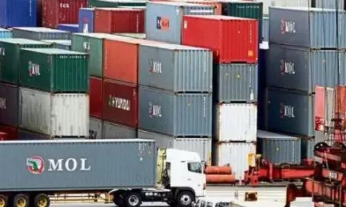 Trade Deficit: తగ్గిన ఎగుమతులు.. పెరిగిన వాణిజ్య లోటు