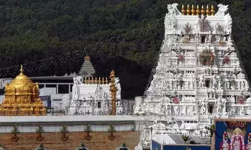 Tirumala Updates: తిరుమలలో భక్తుల రద్దీ సాధారణం.. శ్రీవారి దర్శనానికి 12 గంటల సమయం