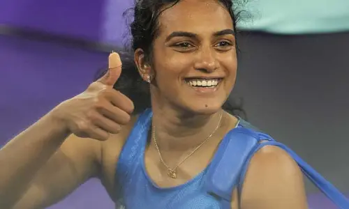 వరల్డ్ చాంపియన్‌షిప్‌లో సింధు శుభారంభం