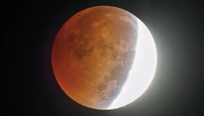 Lunar Eclipse: 2025లో తొలి చంద్రగ్రహణం శుభమా.. అశుభమా?.. జ్యోతిష్యులు ఏం చెబుతున్నారంటే..? Lunar Eclipse: 2025లో తొలి చంద్రగ్రహణం శుభమా.. అశుభమా?.. జ్యోతిష్యులు ఏం చెబుతున్నారంటే..?