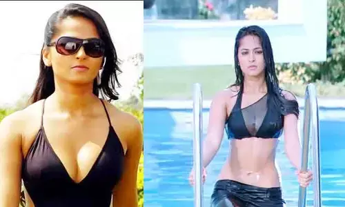 Anushka Shetty: ప్రభాస్ సినిమాలో అనుష్క వేసుకున్న బికినీ గురించి తల్లి సంచలన కామెంట్స్?