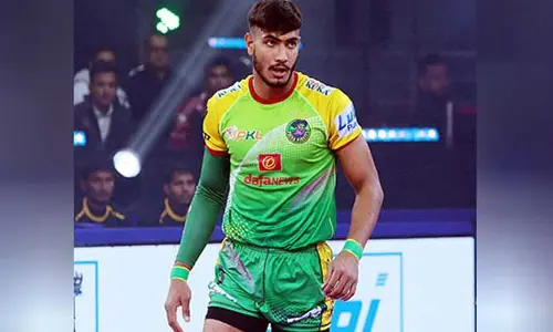 PKL 11: ప్లే ఆఫ్స్‌కు పాట్నా పైరెట్స్.. తెలుగు టైటాన్స్‌పై 41-37తేడాతో విజయం