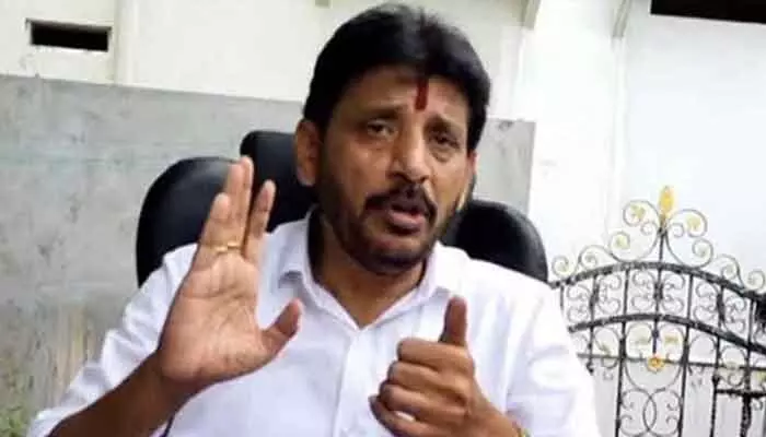 Tekkali: జనసేన కంప్లైంట్.. ఎమ్మెల్సీ దువ్వాడకు పోలీస్ విచారణ Tekkali: జనసేన కంప్లైంట్.. ఎమ్మెల్సీ దువ్వాడకు పోలీస్ విచారణ