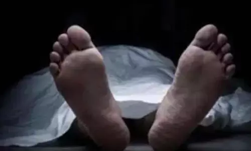 West Godavari: పార్శిల్‌లో డెడ్ బాడీ... ఒక్కసారిగా భయాందోళనలు
