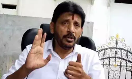 Tekkali: జనసేన కంప్లైంట్.. ఎమ్మెల్సీ దువ్వాడకు పోలీస్ విచారణ