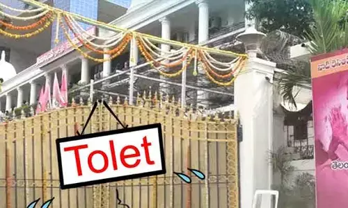 తెలంగాణ భవన్‌కు To-let బోర్డ్.. సోషల్ మీడియాను షేక్ చేస్తోన్న పోస్ట్