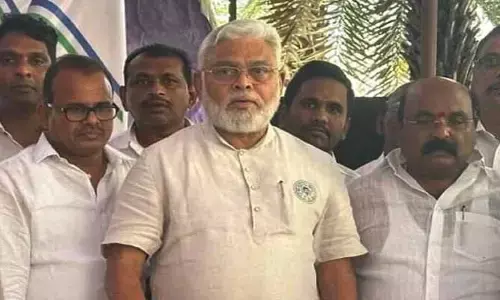 AP:‘పెన్షన్లు 50% తగ్గించాలని చూస్తున్నారు’.. మాజీ మంత్రి సంచలన వ్యాఖ్యలు