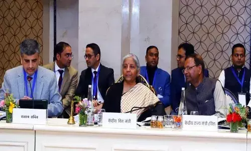 GST Council: జీఎస్టీ కౌన్సిల్ మీటింగ్.. ఆరోగ్య, జీవిత బీమాపై పన్ను రద్దు నిర్ణయం వాయిదా..!