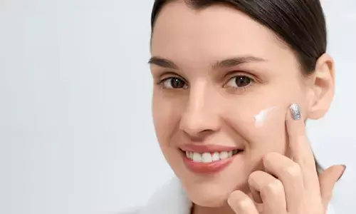 Sunscreen lotion: వింటర్‌లో సన్‌స్క్రీన్ లోషన్ కంటిన్యూ చేయొచ్చా.. స్కిన్ స్పెషలిస్టులు చెప్పేవివే?