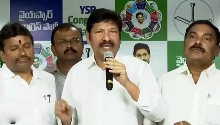 అప్పుడు ఇప్పుడు ప్రజలపై భారం... సీఎం చంద్రబాబుపై జోగి రమేశ్ ఆగ్రహం అప్పుడు ఇప్పుడు ప్రజలపై భారం... సీఎం చంద్రబాబుపై జోగి రమేశ్ ఆగ్రహం