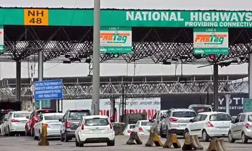 Toll Fee: శాశ్వతంగా వసూల్ చేయడం నిరంకుశత్వమే.. టోల్ ఫీజు బాదుడుపై సుప్రీం కోర్టు కీలక వాక్యాలు..!