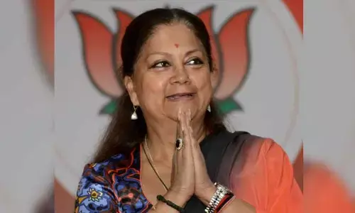 Vasundhara Raje Scindia : వసుంధర రాజె సింధియా కాన్వాయ్ వాహనం బోల్తా
