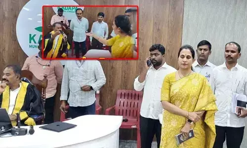కడప సర్వసభ్య సమావేశంలో ఉద్రిక్తత.. మేయర్ వర్సెస్ ఎమ్మెల్యే