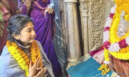 Sai Pallavi: కాశీలోని అన్నపూర్ణాదేవిని దర్శించుకున్న నేచురల్ బ్యూటీ.. ఫొటోలు వైరల్
