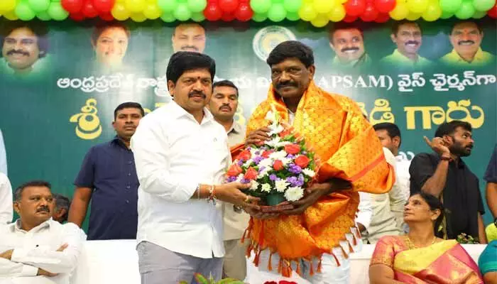 ‘కేంద్రం ఇచ్చే నిధుల్ని కూడా దారి మళ్లించారు’.. గత ప్రభుత్వ పాలన పై మంత్రి సంచలన వ్యాఖ్యలు ‘కేంద్రం ఇచ్చే నిధుల్ని కూడా దారి మళ్లించారు’.. గత ప్రభుత్వ పాలన పై మంత్రి సంచలన వ్యాఖ్యలు