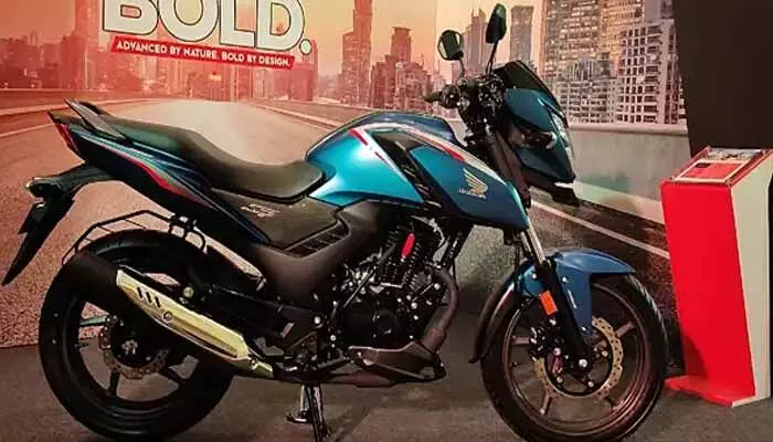Honda SP 160: హోండా నుంచి మరో కొత్త బైక్ మార్కెట్లో విడుదల.. ధర రూ. 1.21 లక్షలు..! Honda SP 160: హోండా నుంచి మరో కొత్త బైక్ మార్కెట్లో విడుదల.. ధర రూ. 1.21 లక్షలు..!