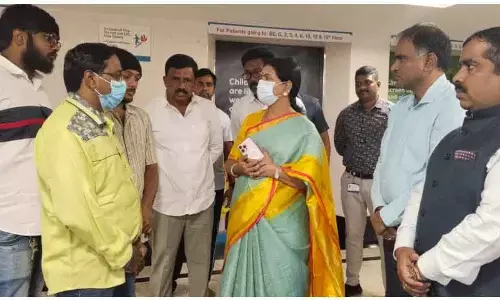 DK Aruna : శ్రీతేజను పరామర్శించిన డీకే అరుణ కీలక వ్యాఖ్యలు