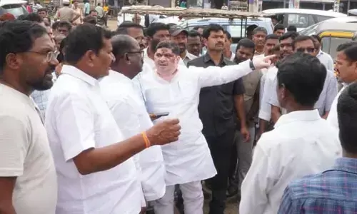 Ponnam: ఈ నెలాఖరులోగా పనులు పూర్తి చేయాలి.. అధికారులకు మంత్రి ఆదేశాలు