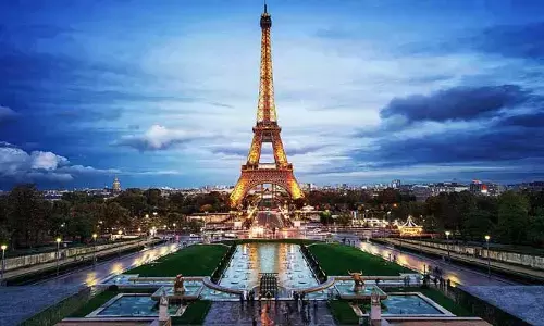 Eiffel Tower : ఈఫిల్ టవర్లో మోగిన ఫైర్ అలారం