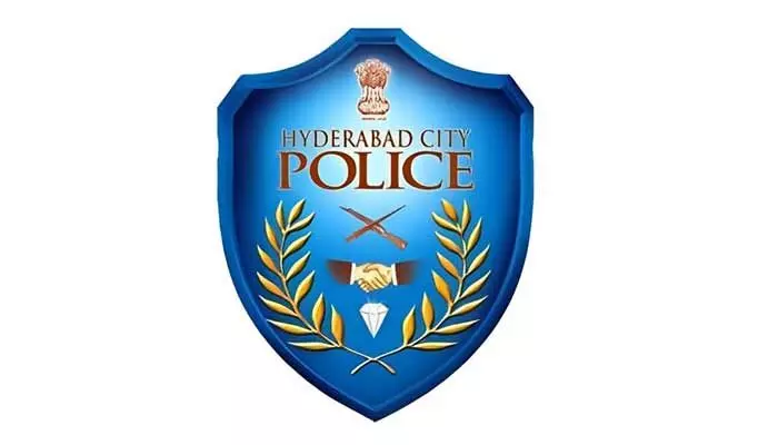 Sandhya Theatre Incident: తప్పుడు ప్రచారాలు చేస్తే కఠిన చర్యలు.. పోలీస్ శాఖ హెచ్చరికలు Sandhya Theatre Incident: తప్పుడు ప్రచారాలు చేస్తే కఠిన చర్యలు.. పోలీస్ శాఖ హెచ్చరికలు