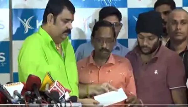 Venu Swamy : శ్రీతేజ్ కు వేణు స్వామి రూ.2లక్షల ఆర్థిక సహాయం Venu Swamy : శ్రీతేజ్ కు వేణు స్వామి రూ.2లక్షల ఆర్థిక సహాయం