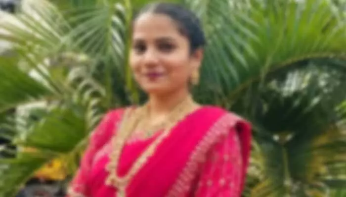 Tragedy: తెలంగాణలో మరో దారుణం.. ప్రేమోన్మాది వేధింపులకు యువతి బలవన్మరణం Tragedy: తెలంగాణలో మరో దారుణం.. ప్రేమోన్మాది వేధింపులకు యువతి బలవన్మరణం