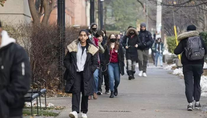 Canada: కెనడా ఎక్స్ప్రెస్ ఎంట్రీ సిస్టమ్లో మార్పు.. భారతీయులపై ప్రభావం చూపే చాన్స్ ! Canada: కెనడా ఎక్స్ప్రెస్ ఎంట్రీ సిస్టమ్లో మార్పు.. భారతీయులపై ప్రభావం చూపే చాన్స్ !